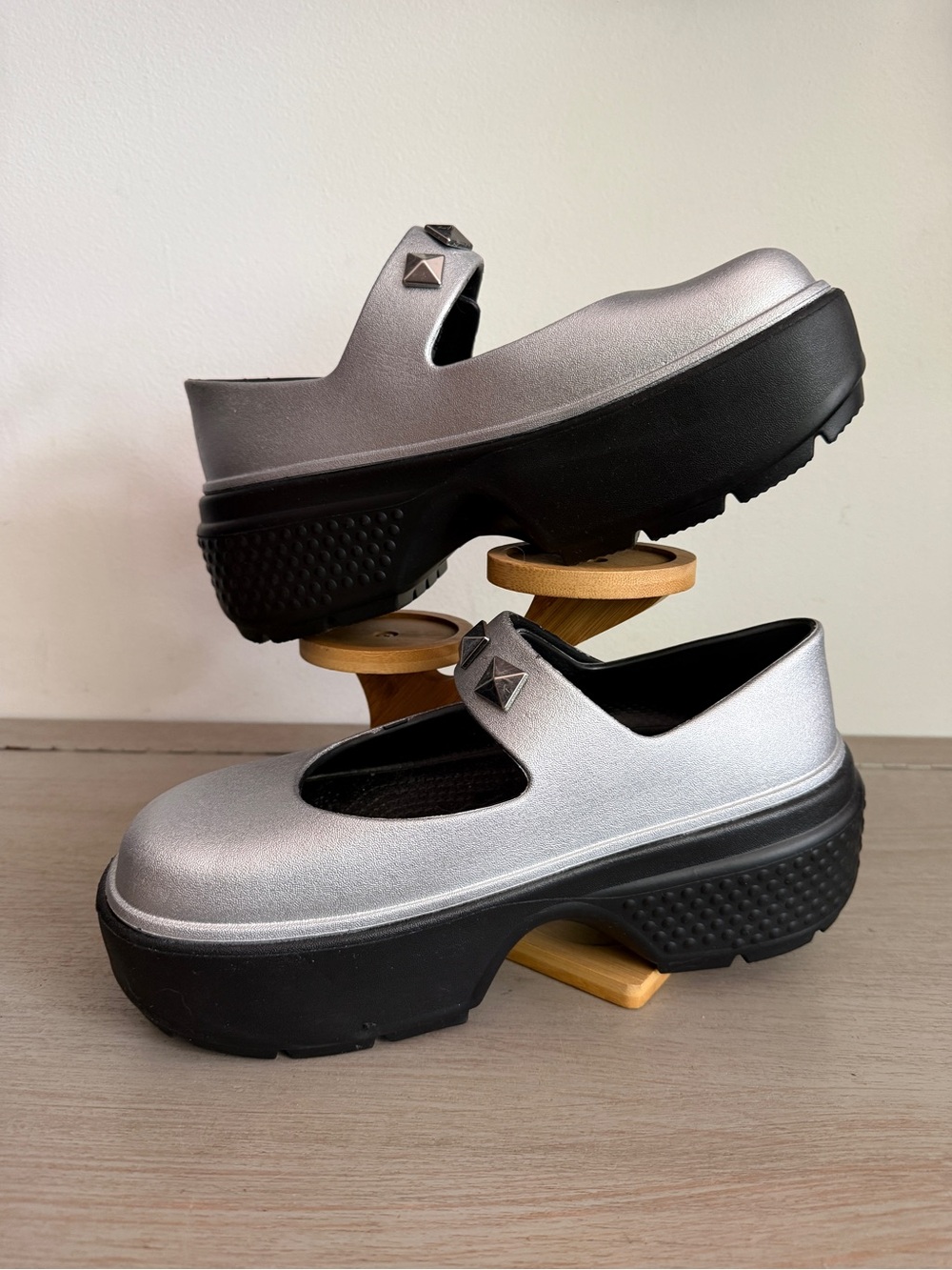 New Crocs Stomp Metallic Mary Jane 210437-040 Silver Black Platforms Size 9 - Picture 5 of 9